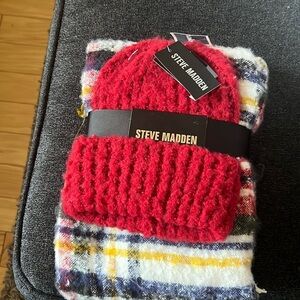 New Steve Madden Blanket Wrap&Beanie